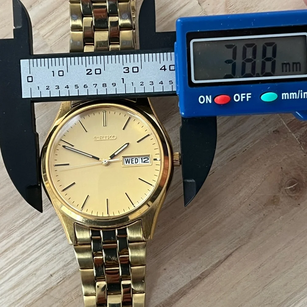 Seiko Vintage Men’s Watch Gold-Tone Dial Bracelet Markers Day Date Windows